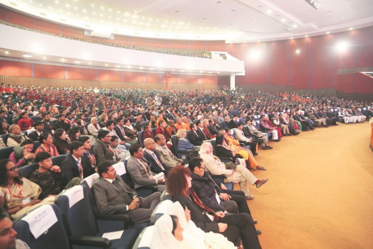 Conferencia en la Universidad de Nalanda